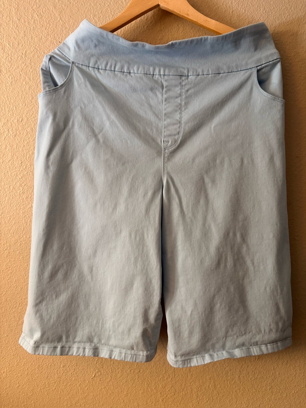 Gloria Vanderbilt Women’s Bermuda Shorts 24W Light Blue Pull On Casual Shorts